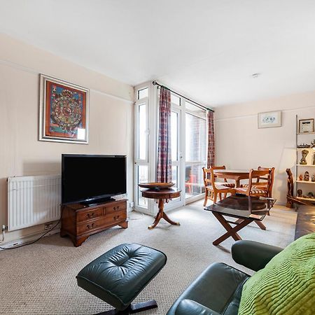 Elegant 1Br Flat With Balcony & City View, Walworth London Bagian luar foto