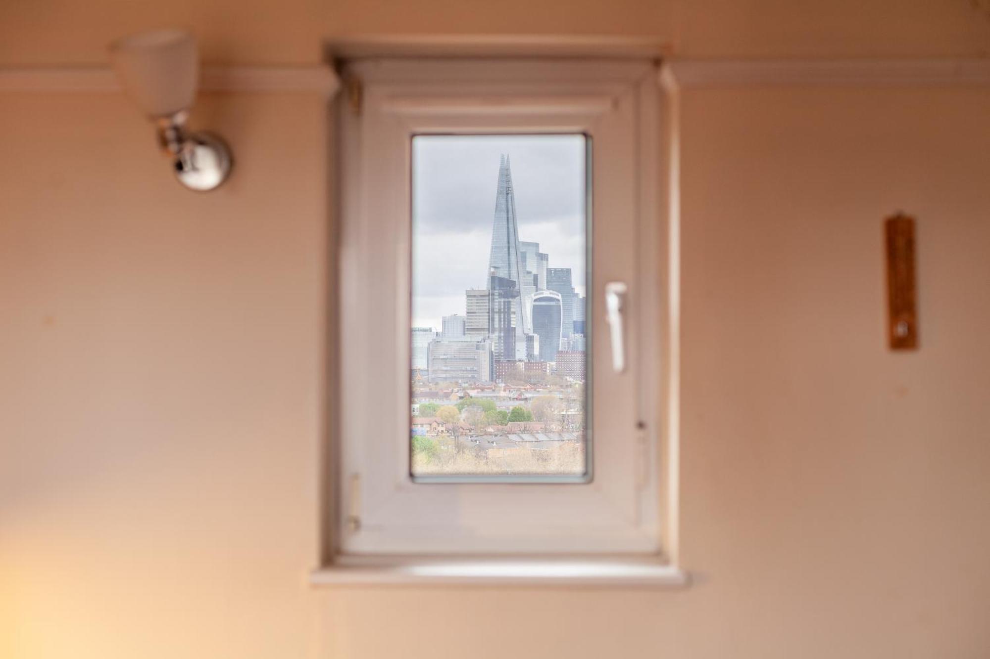 Elegant 1Br Flat With Balcony & City View, Walworth London Bagian luar foto