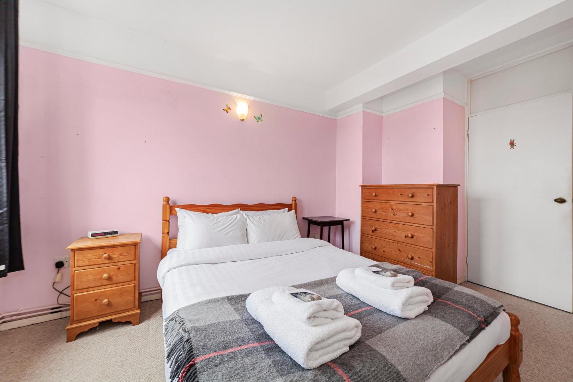 Elegant 1Br Flat With Balcony & City View, Walworth London Bagian luar foto