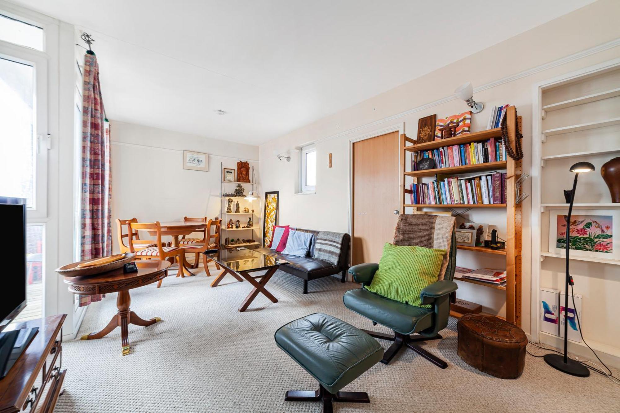 Elegant 1Br Flat With Balcony & City View, Walworth London Bagian luar foto