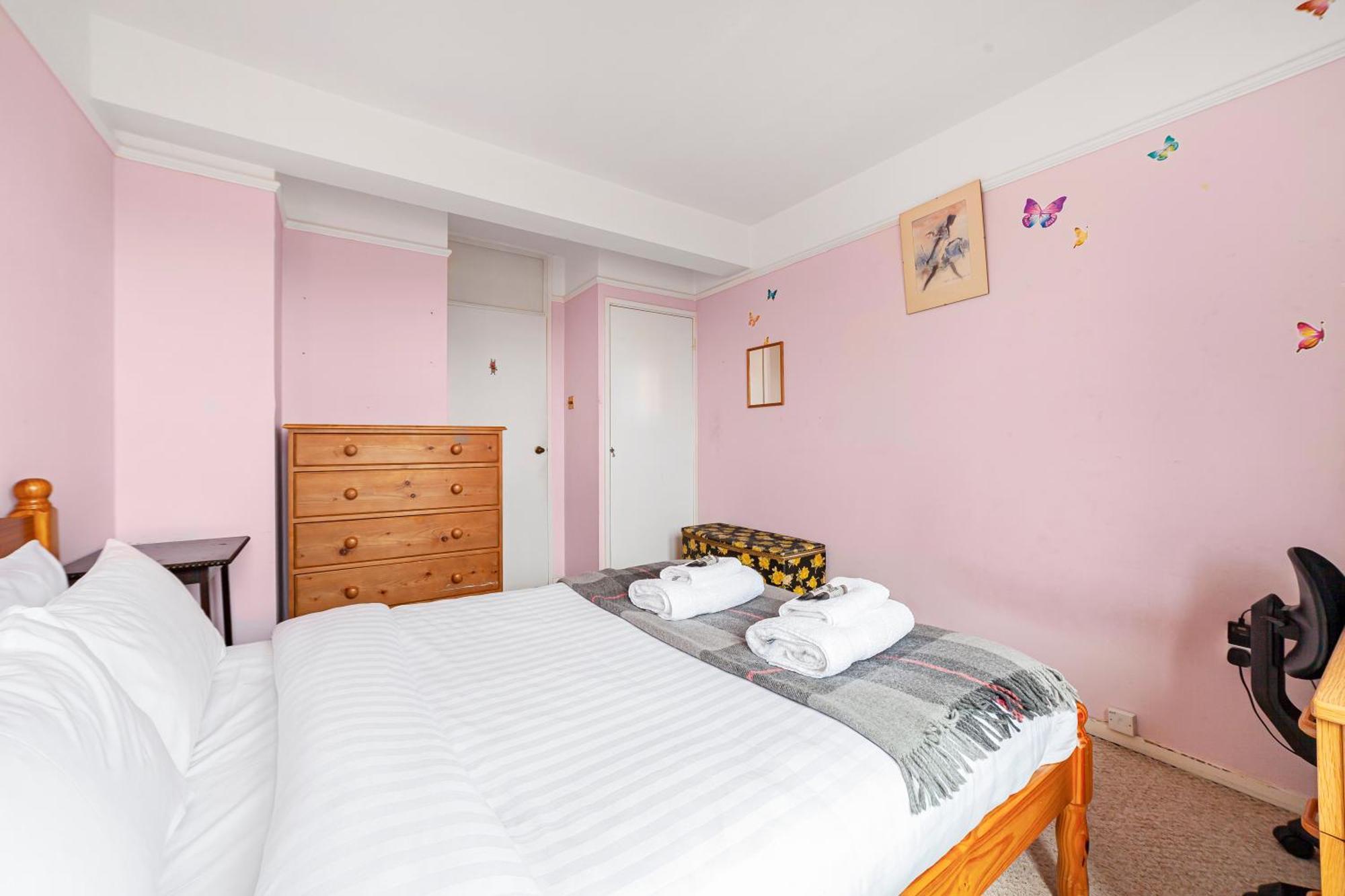 Elegant 1Br Flat With Balcony & City View, Walworth London Bagian luar foto